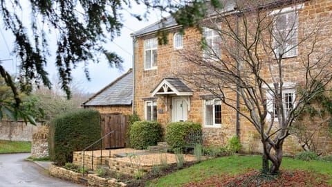 Property building, Facade/entrance, Garden view
