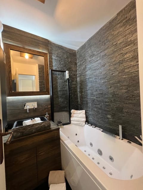 Incredible 2 rooms, sun terrace view, slope Incroyable appartement, 4 personnes Tout, pédestre, commerces et piste, Immense terrasse, vue panoramique montagne et pistes Apartment in Isola