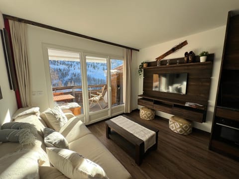 Incredible 2 rooms, sun terrace view, slope Incroyable appartement, 4 personnes Tout, pédestre, commerces et piste, Immense terrasse, vue panoramique montagne et pistes Apartment in Isola