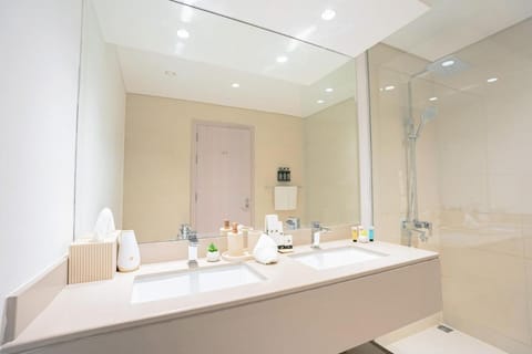 Luxury Upgraded 2BHK on Yas Island Apartment in Abu Dhabi