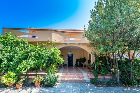 Property building, Facade/entrance