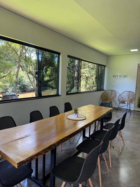 BBQ facilities, Dining area, River view