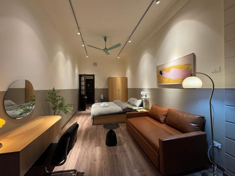 Bed, TV and multimedia, Living room, Photo of the whole room, hair dresser, wardrobe