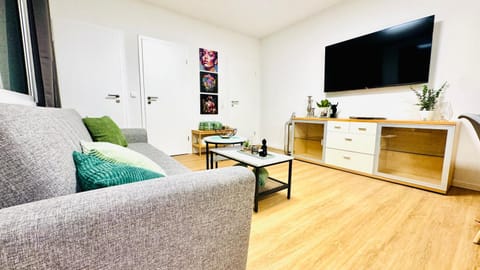 TV and multimedia, Kitchen or kitchenette, Living room, Seating area, Dining area, Evening entertainment