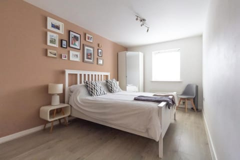 Bed, Bedroom, wardrobe