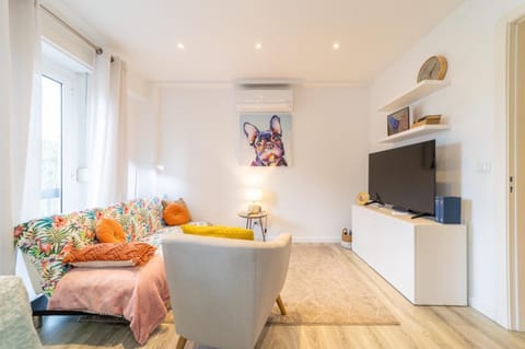 Communal lounge/ TV room, Living room
