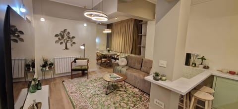 TV and multimedia, Living room, Decorative detail, Seating area