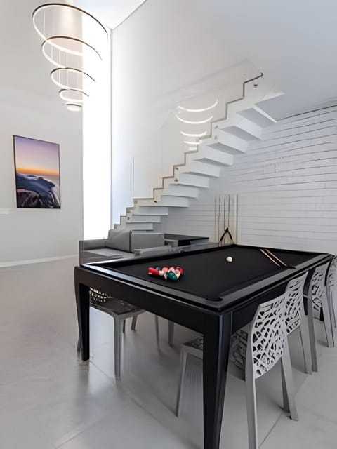 Billiard, Living room
