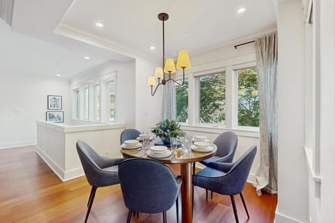 Comfort & Charm in the Heart of Seattle House in South Lake Union