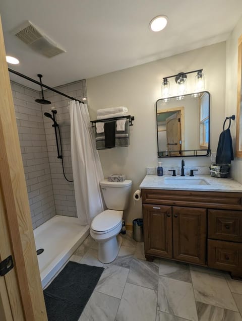 Little Fawn Lookout- Peaceful & Convenient Retreat Apartment in Kingsport