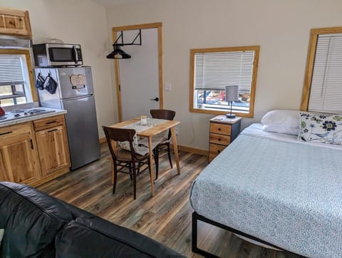 Little Fawn Lookout- Peaceful & Convenient Retreat Apartment in Kingsport