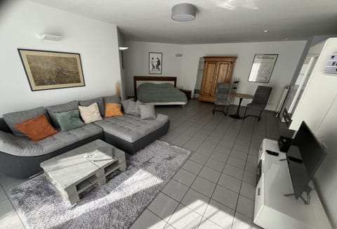 TV and multimedia, Seating area