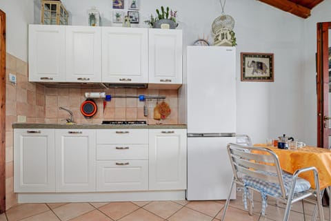 Trilo Marina House in San Teodoro