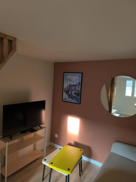 TV and multimedia, Seating area