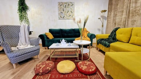 Living room, Seating area