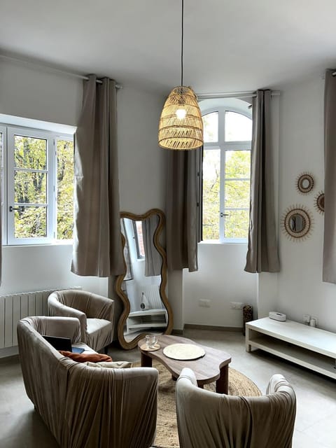 Living room, Seating area