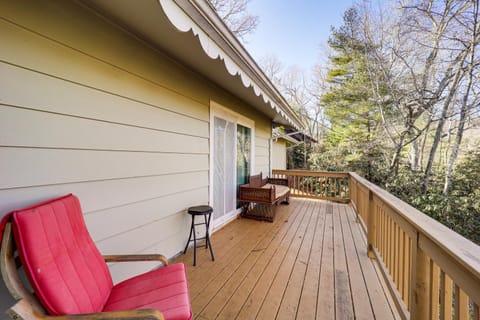 Mountain Golf Family Home with Deck in Spruce Pine House in Mitchell County