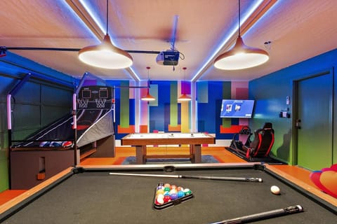 Chill and Relax Luxury Retreat with Pool Spa Game Room and Steam Room House in Casa Grande