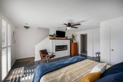 Harbor Ridge - Lakefront Retreat, Great Views, Pool and Dock Access! Apartment in Smith Mountain Lake