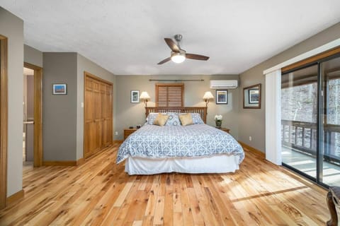 Treetop Towers - Hot Tub, Game Room, and Creek Views! House in Swannanoa