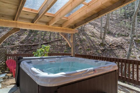 Treetop Towers - Hot Tub, Game Room, and Creek Views! House in Swannanoa