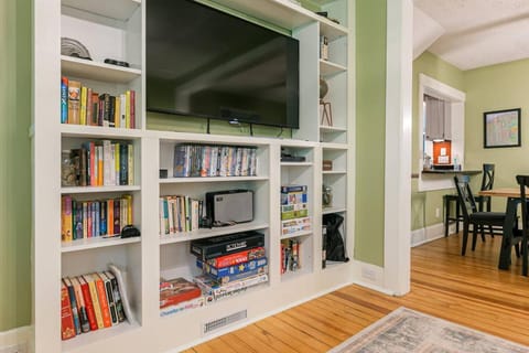 Ceilidh Cottage - Near Black Mountain & Walk to Montreat Hiking! House in Montreat