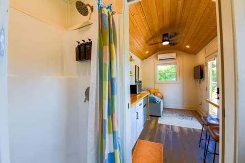 River Rest - Hiking, Fishing, Rafting, and 20 to Smoky Mountains! Apartment in Swain County