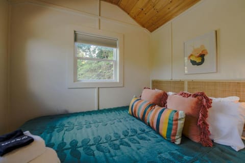 River Rest - Hiking, Fishing, Rafting, and 20 to Smoky Mountains! Apartment in Swain County