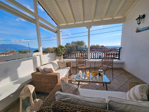 Patio, Day, Natural landscape, View (from property/room), Balcony/Terrace, Seating area, Sea view