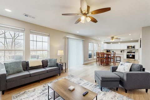 Beaver Lake Perch House in Beaver Lake