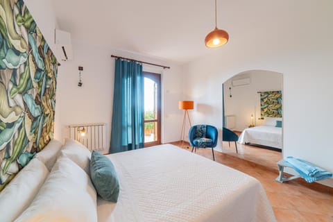Bed, Photo of the whole room, Bedroom, heating, air conditioner