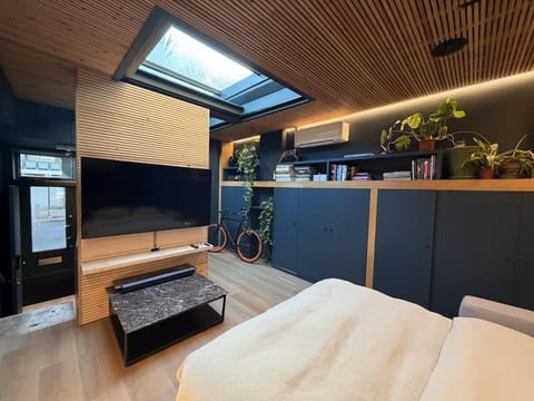 TV and multimedia, Bedroom
