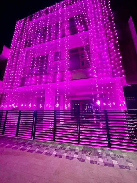 ZenRoofs - Homely 2 BHK Flat Apartment in Jaipur