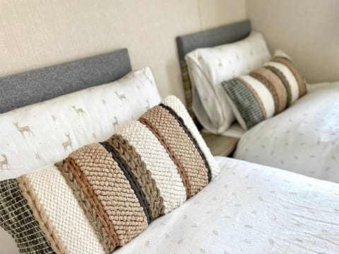 Sea View Chalet Steps from Durdle Door Sleeps 6 Chalet in Purbeck District