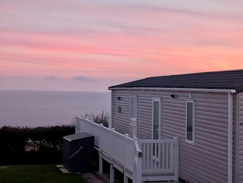 Sea View Chalet Steps from Durdle Door Sleeps 6 Chalet in Purbeck District