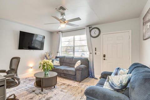 3 Mi to Port Everglades Modern Getaway with Yard Apartment in Dania Beach