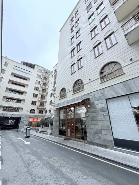 Property building, Street view