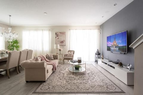 Communal lounge/ TV room, Living room