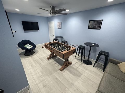 Game Room, Entertainment, washing machine, dryer, air conditioner