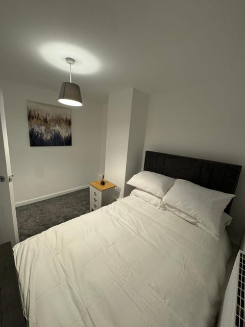 JRC 224 Modern 2-Bed Home in Balderton, Newark House in Newark and Sherwood District