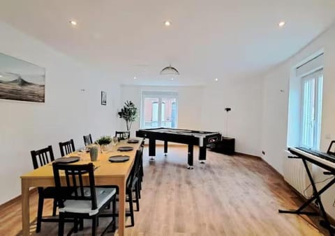 Communal lounge/ TV room