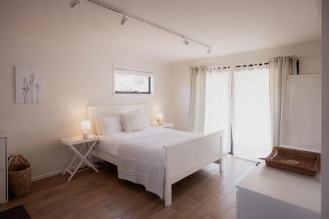 The Beach Box at Big Roaring Beach Tasmania House in Tasmania