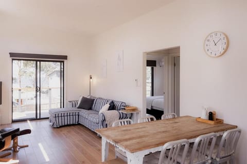 The Beach Box at Big Roaring Beach Tasmania House in Tasmania