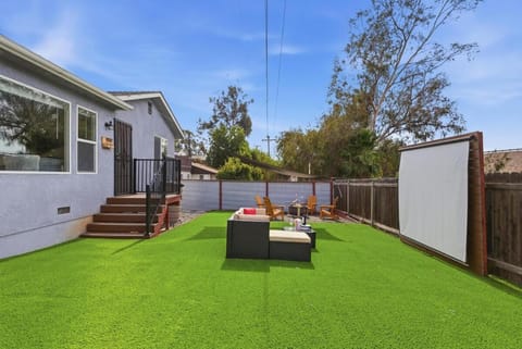 Day, TV and multimedia, Seating area, fireplace