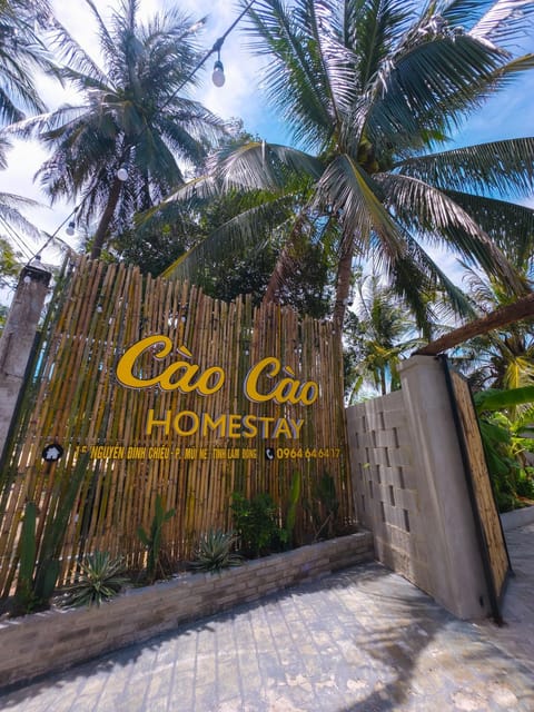 Day, Property logo or sign, Logo/Certificate/Sign, Street view
