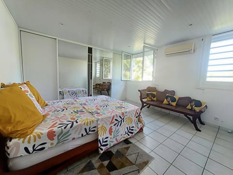 Bed, Bedroom, air conditioner