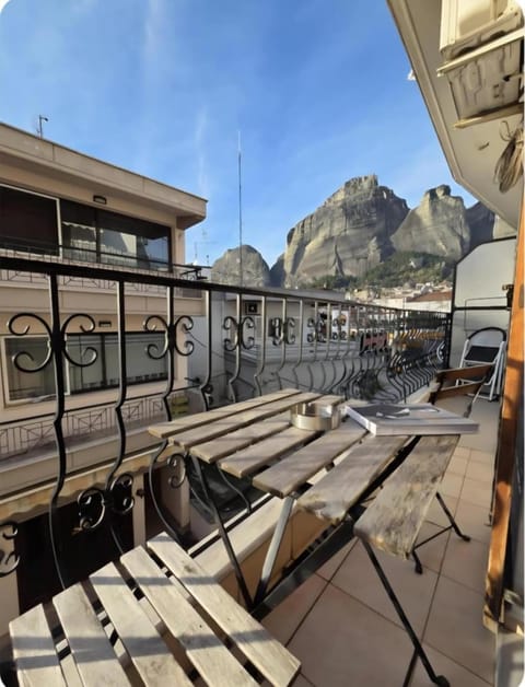 Patio, Day, Natural landscape, View (from property/room), Balcony/Terrace, Mountain view