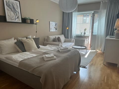 Bed, Living room, Photo of the whole room, Seating area, Bedroom, furniture, towels