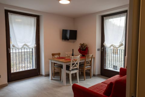 Living room, Dining area