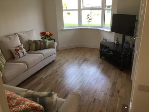 Communal lounge/ TV room, TV and multimedia, Living room